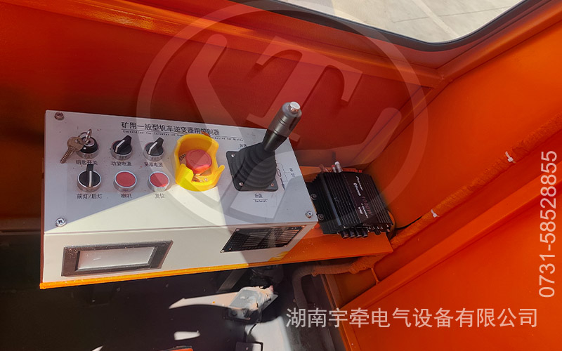 2.5吨锂电池电机车工厂测试 4.jpg